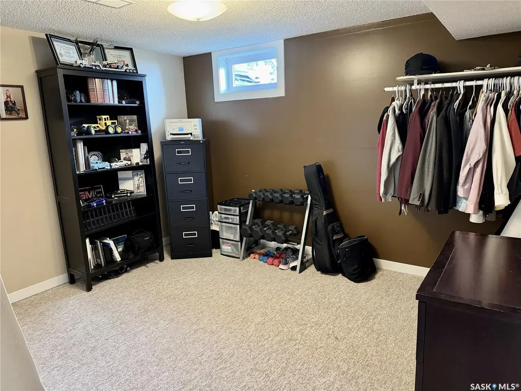 208 James Street Langham SK S0K 2L0
