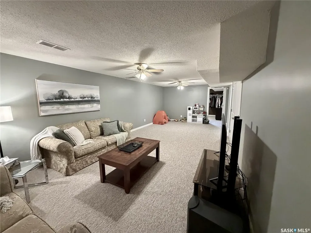 208 James Street Langham SK S0K 2L0