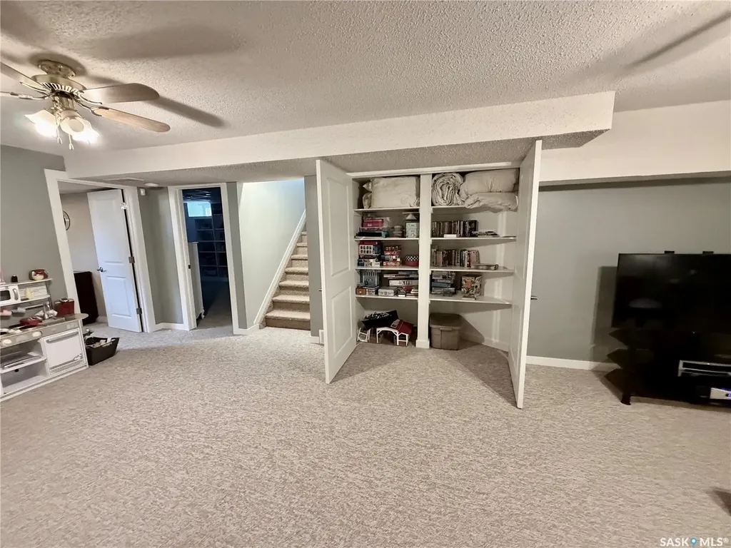 208 James Street Langham SK S0K 2L0