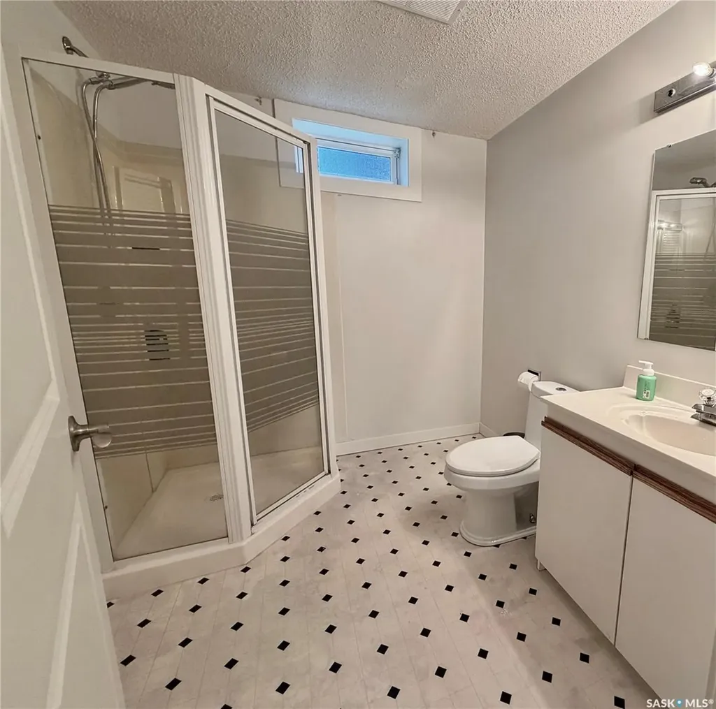 208 James Street Langham SK S0K 2L0