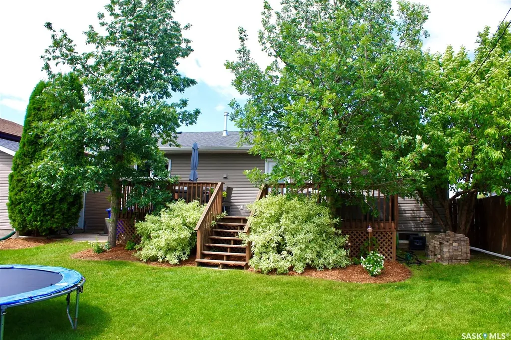208 James Street Langham SK S0K 2L0