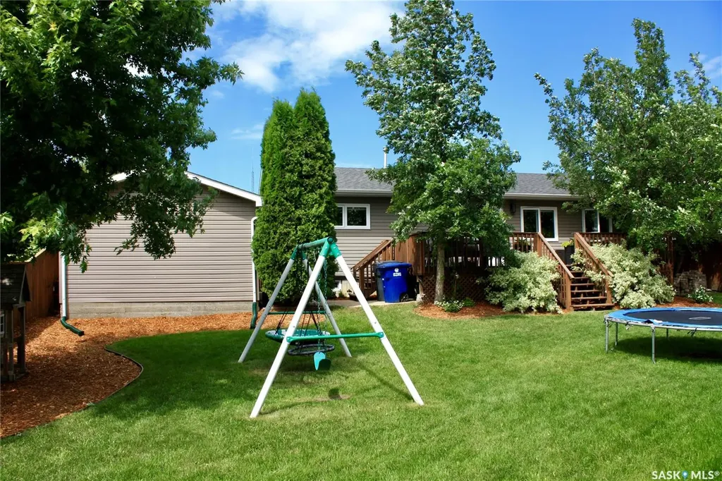 208 James Street Langham SK S0K 2L0