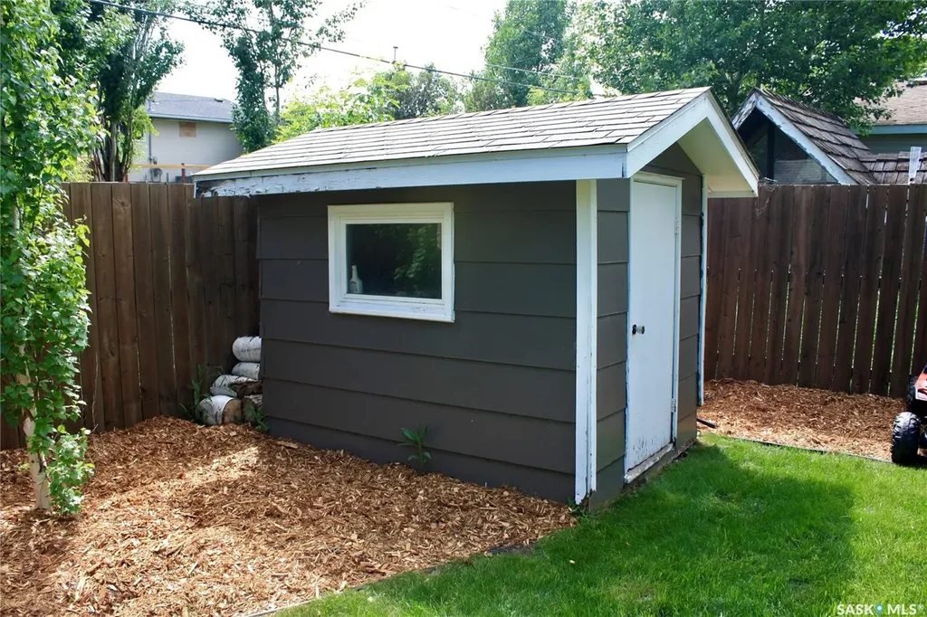 208 James Street Langham SK S0K 2L0