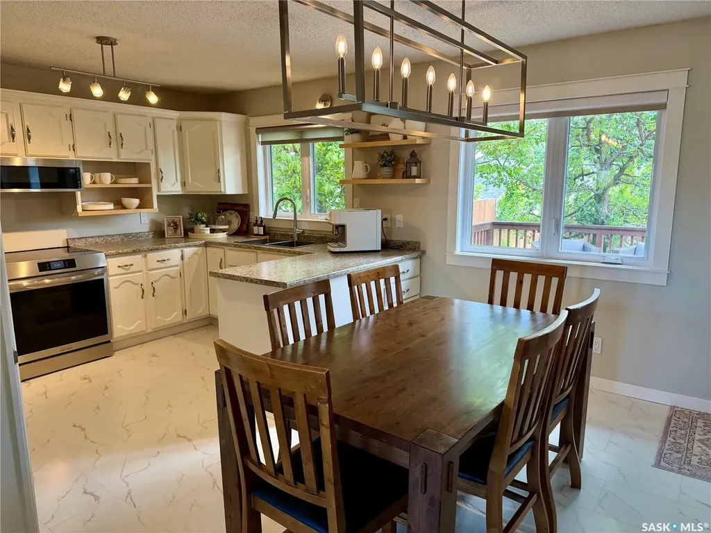 208 James Street Langham SK S0K 2L0