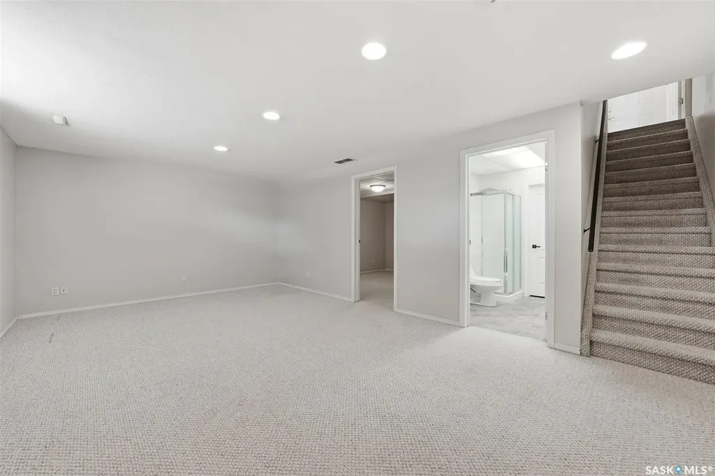 446 Perehudoff Crescent Saskatoon SK S7N 4R2