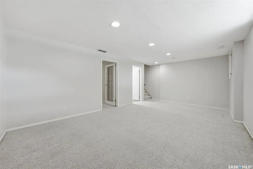 446 Perehudoff Crescent Saskatoon SK S7N 4R2