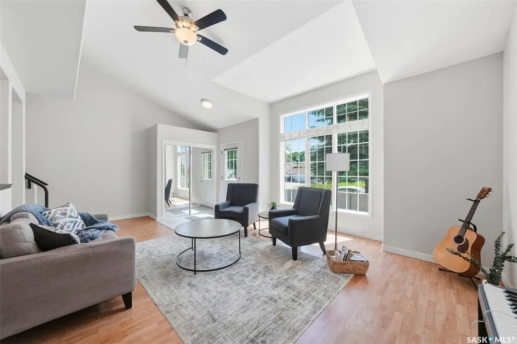 446 Perehudoff Crescent Saskatoon SK S7N 4R2