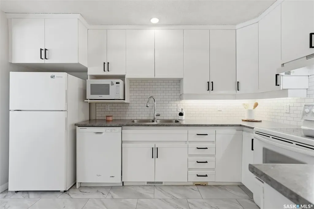 446 Perehudoff Crescent Saskatoon SK S7N 4R2