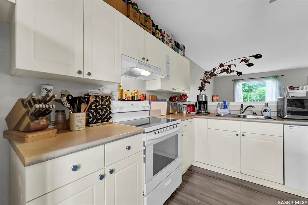 127 Gropper Crescent Saskatoon SK S7M 5W2