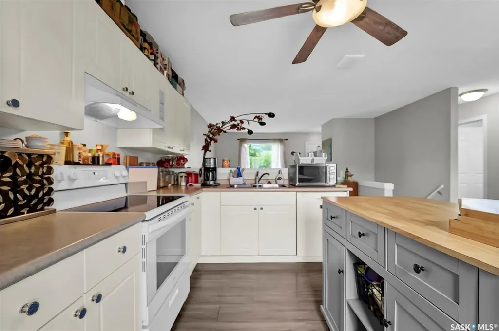 127 Gropper Crescent Saskatoon SK S7M 5W2