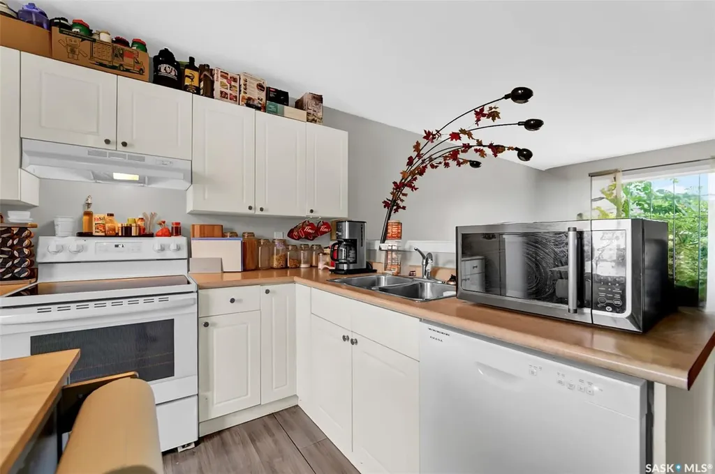 127 Gropper Crescent Saskatoon SK S7M 5W2