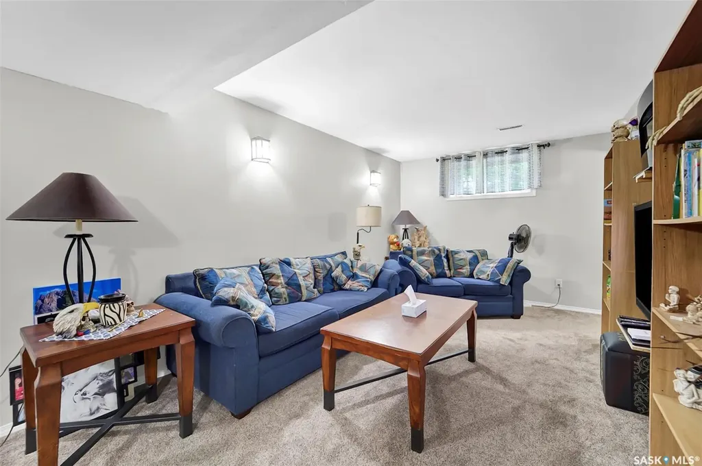 127 Gropper Crescent Saskatoon SK S7M 5W2