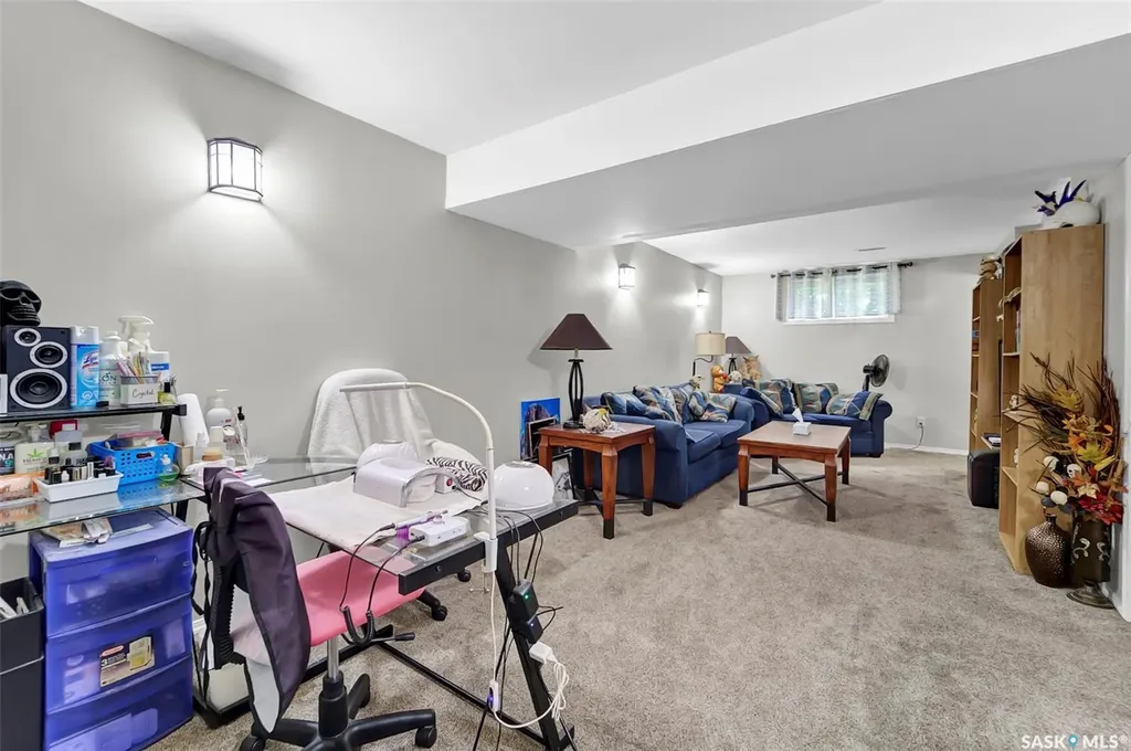 127 Gropper Crescent Saskatoon SK S7M 5W2