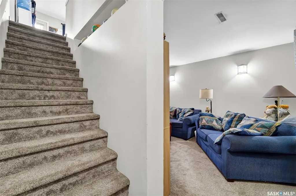127 Gropper Crescent Saskatoon SK S7M 5W2