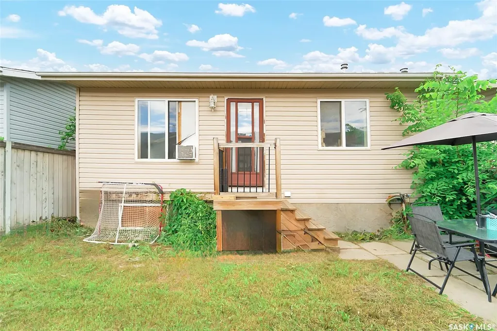 127 Gropper Crescent Saskatoon SK S7M 5W2