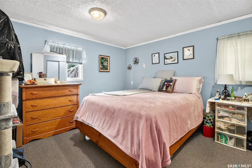 #B19 1455 9th Avenue NE Moose Jaw SK S6H 1C6