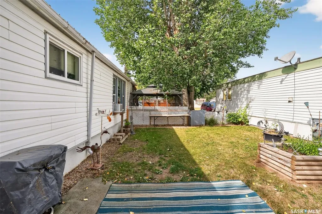 #B19 1455 9th Avenue NE Moose Jaw SK S6H 1C6