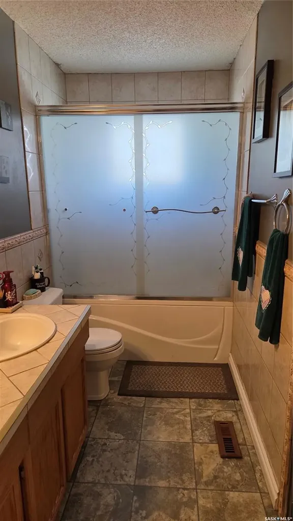 1195 13th Avenue SW Moose Jaw SK S6H 6L6