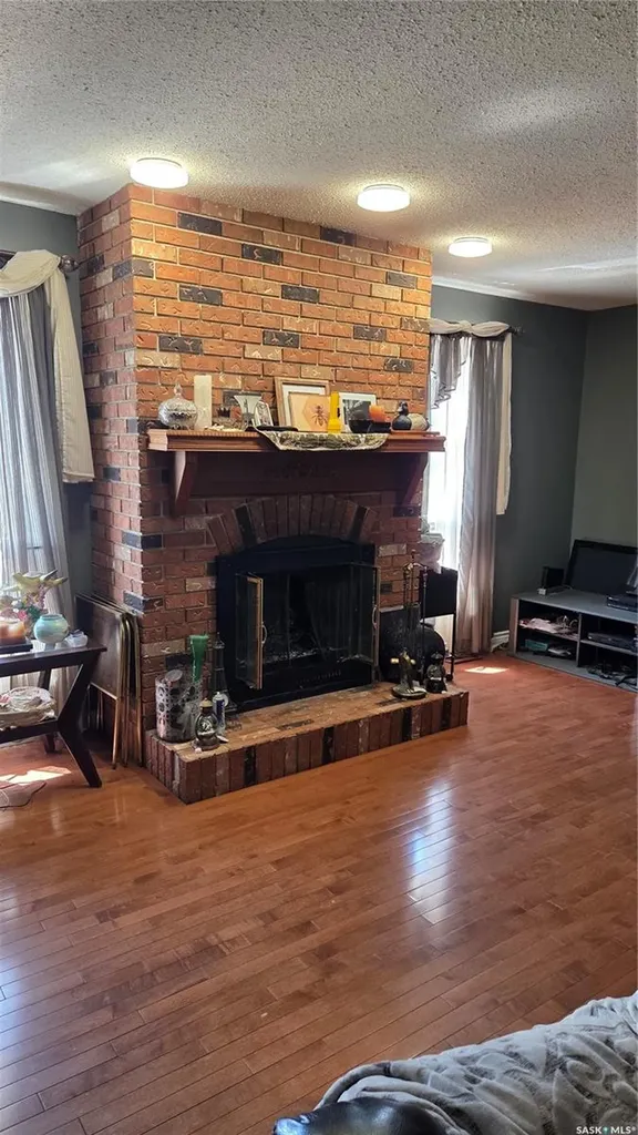 1195 13th Avenue SW Moose Jaw SK S6H 6L6