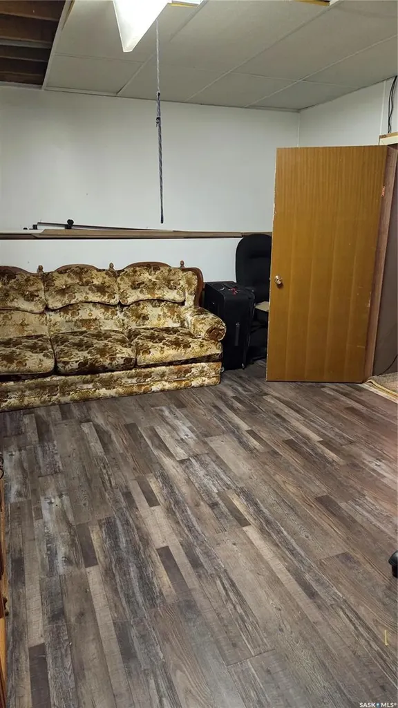 1195 13th Avenue SW Moose Jaw SK S6H 6L6