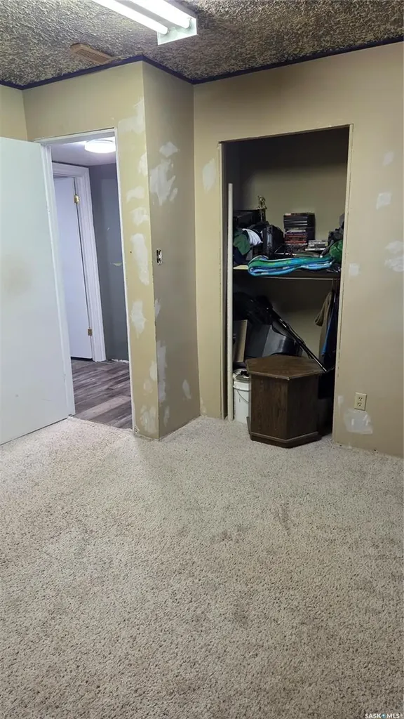 1195 13th Avenue SW Moose Jaw SK S6H 6L6