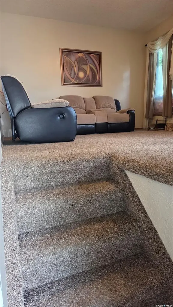 1195 13th Avenue SW Moose Jaw SK S6H 6L6