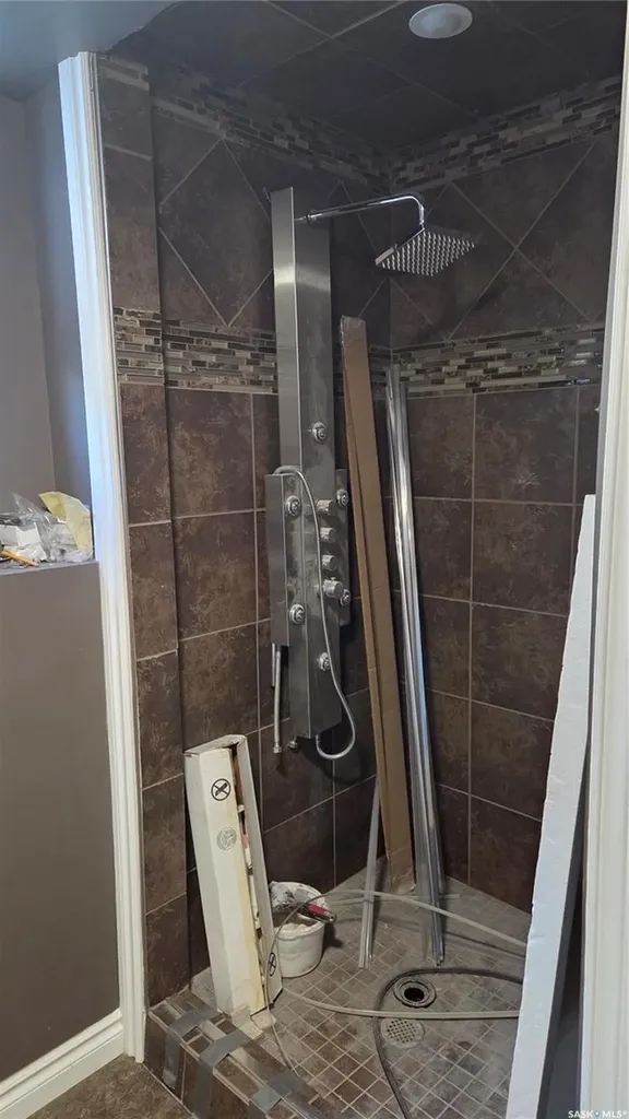 1195 13th Avenue SW Moose Jaw SK S6H 6L6