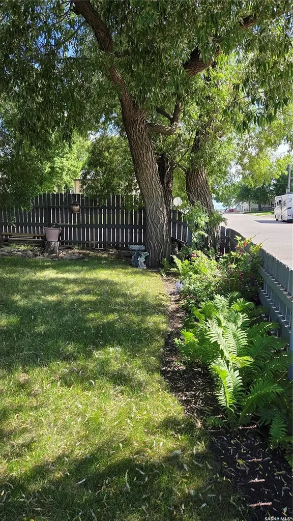 1195 13th Avenue SW Moose Jaw SK S6H 6L6