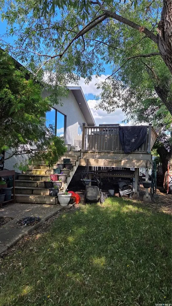 1195 13th Avenue SW Moose Jaw SK S6H 6L6