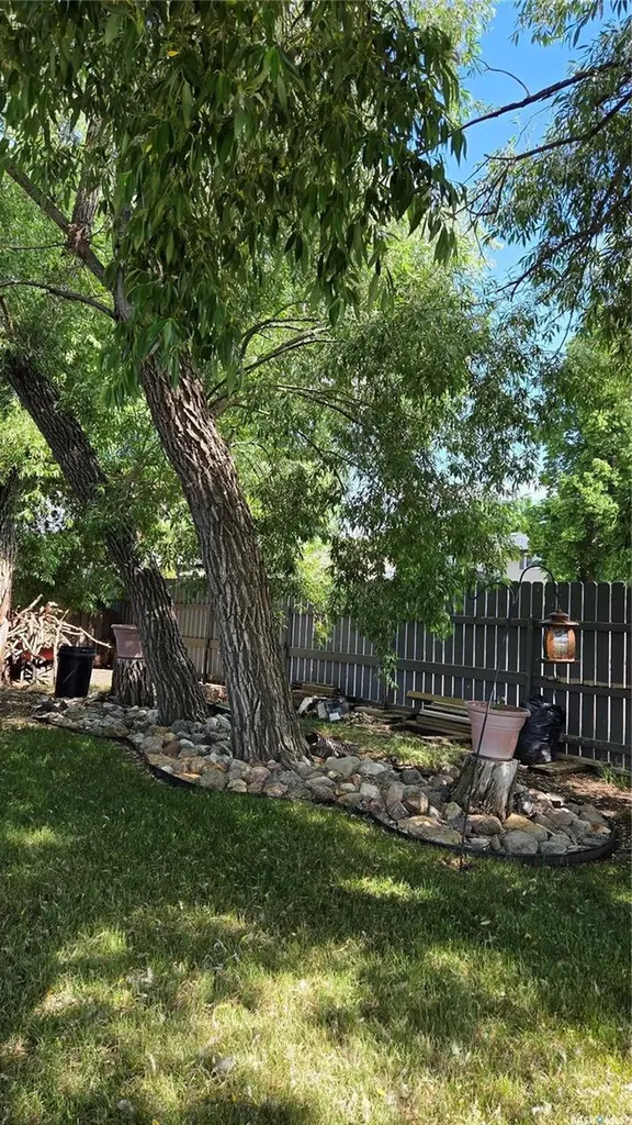 1195 13th Avenue SW Moose Jaw SK S6H 6L6