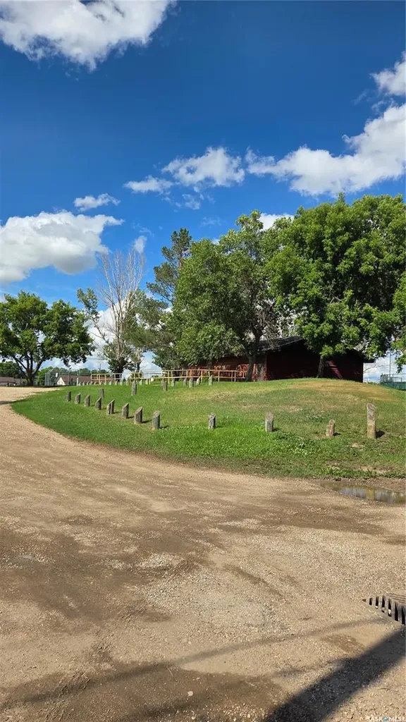 1195 13th Avenue SW Moose Jaw SK S6H 6L6