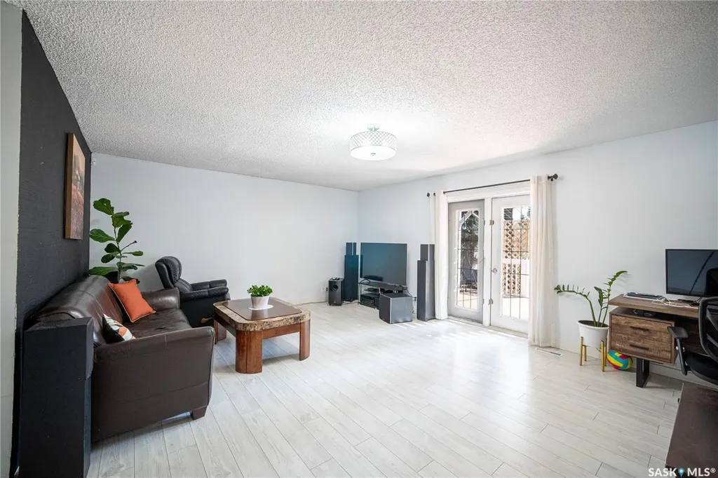 435 Christopher Road Saskatoon SK S7J 3S1