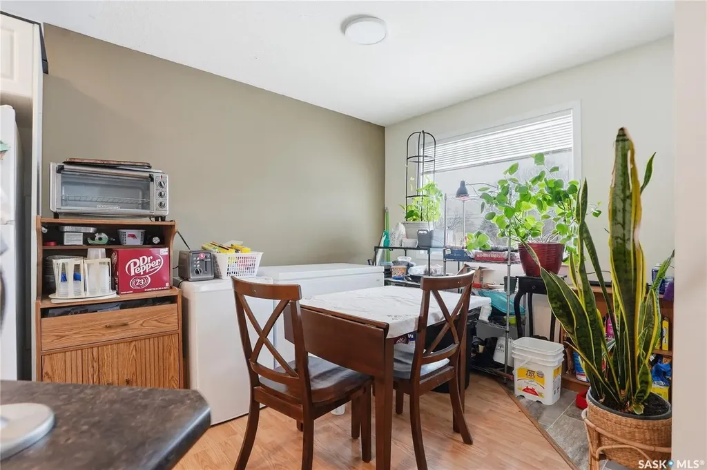 222 V Avenue S Saskatoon SK S7M 3B3