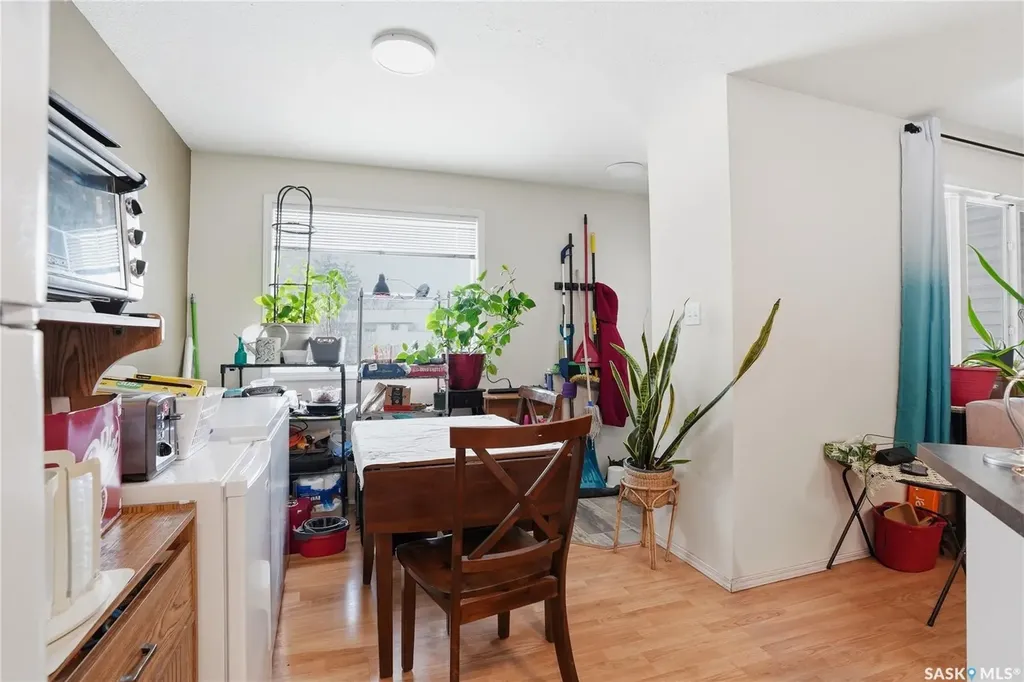 222 V Avenue S Saskatoon SK S7M 3B3