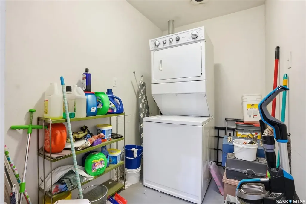 222 V Avenue S Saskatoon SK S7M 3B3