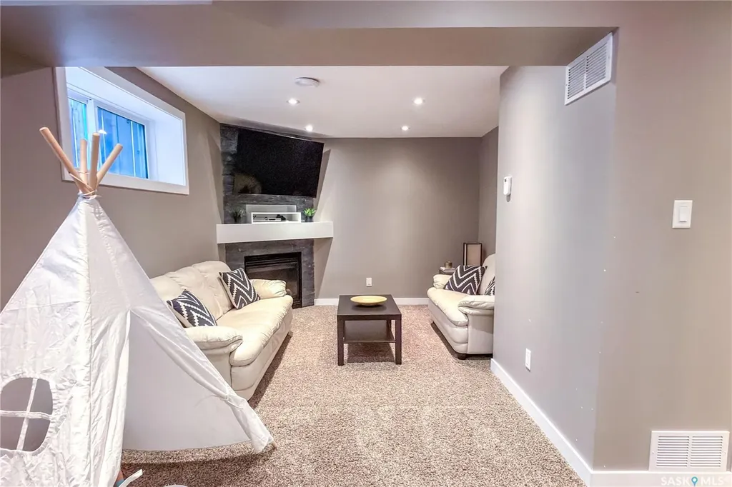 4513 Padwick Avenue Regina SK S4W 0C5