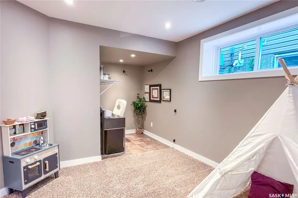 4513 Padwick Avenue Regina SK S4W 0C5