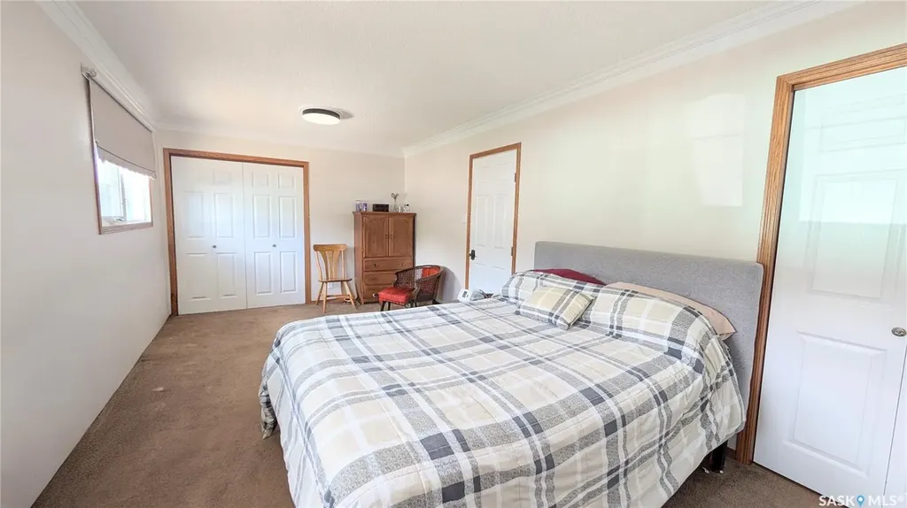 1006 Ross Street E Moose Jaw SK S6H 7H5