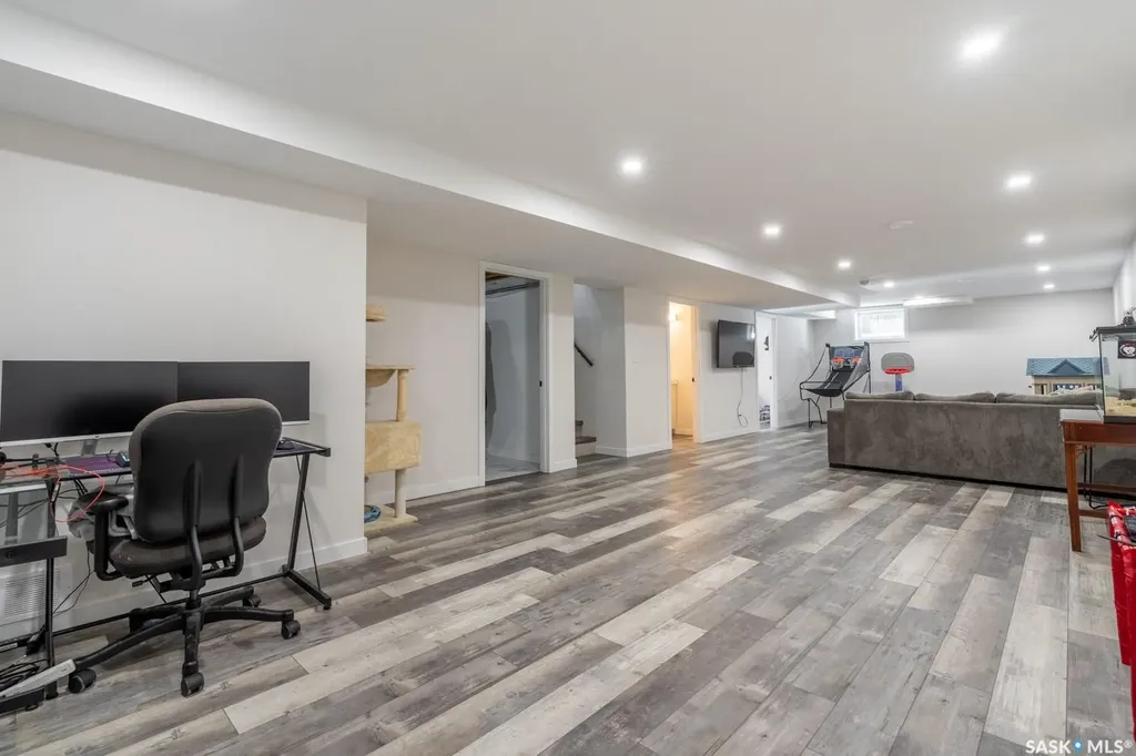 1262 James Crescent Regina SK S4N 6A5