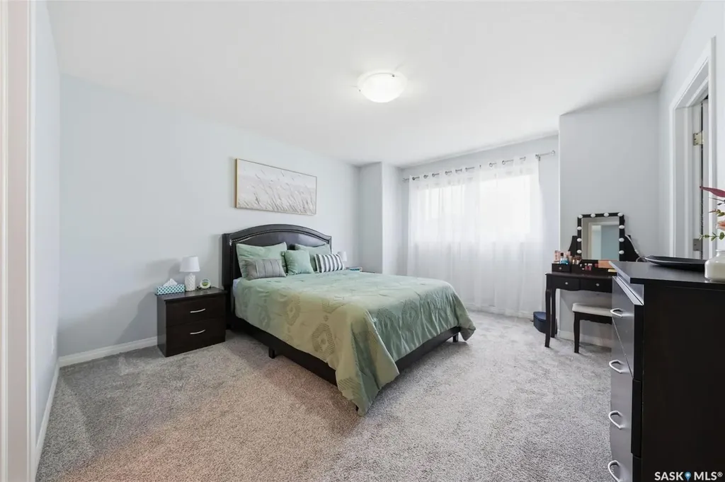 547 East Hampton Boulevard Saskatoon SK S7R 0H8