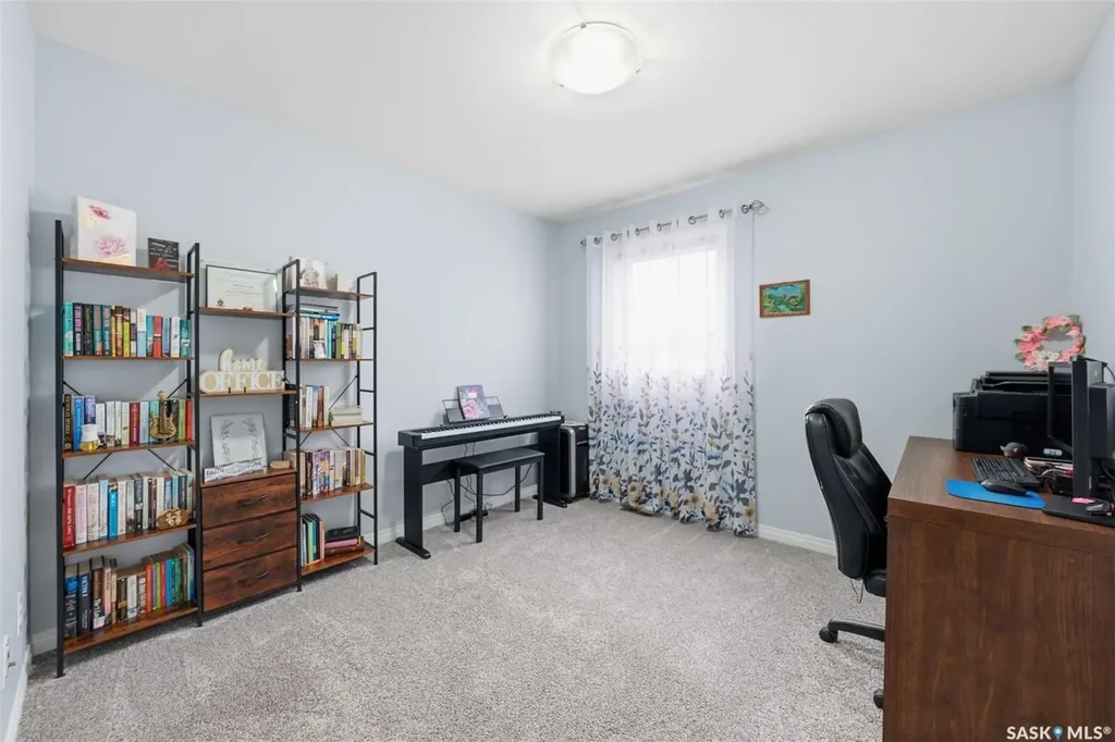 547 East Hampton Boulevard Saskatoon SK S7R 0H8