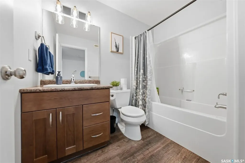 547 East Hampton Boulevard Saskatoon SK S7R 0H8
