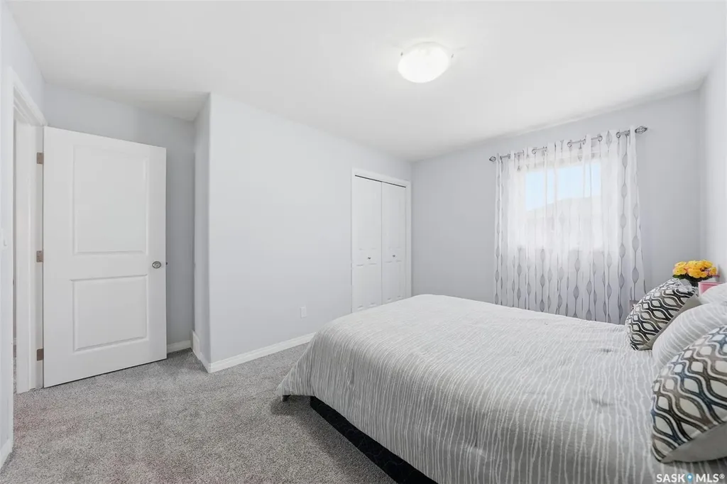 547 East Hampton Boulevard Saskatoon SK S7R 0H8