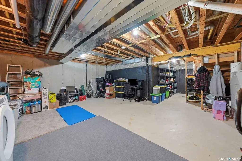 547 East Hampton Boulevard Saskatoon SK S7R 0H8