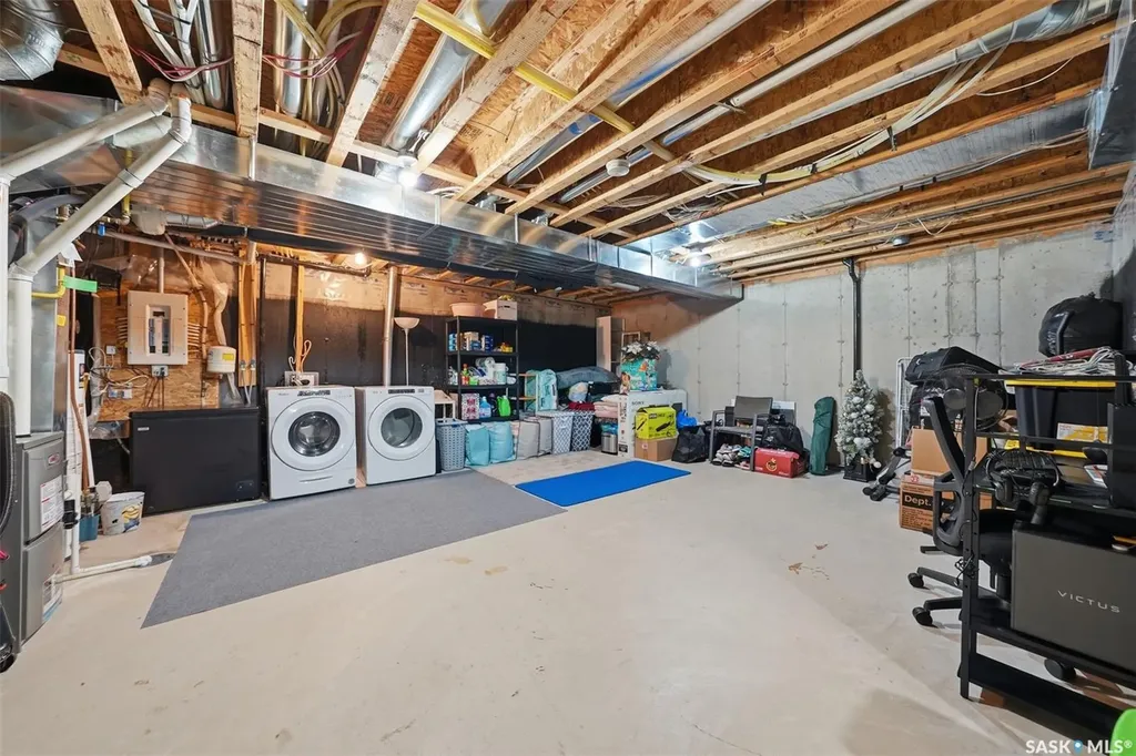 547 East Hampton Boulevard Saskatoon SK S7R 0H8