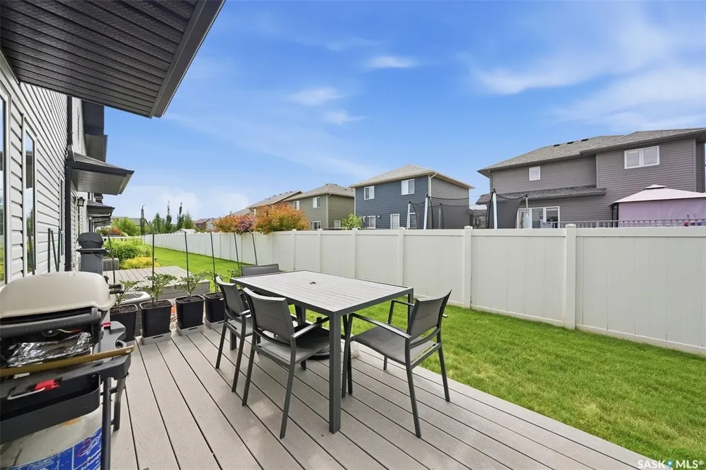 547 East Hampton Boulevard Saskatoon SK S7R 0H8