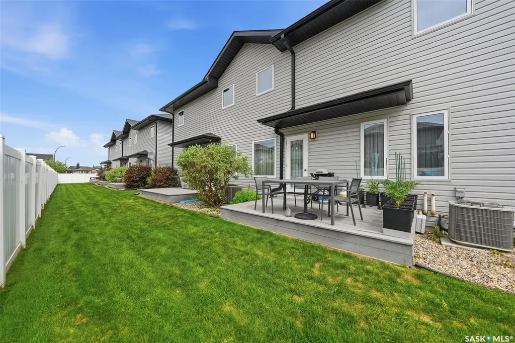 547 East Hampton Boulevard Saskatoon SK S7R 0H8