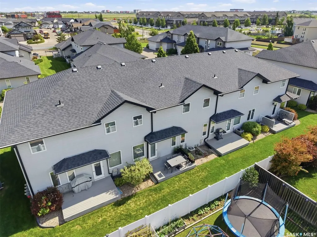 547 East Hampton Boulevard Saskatoon SK S7R 0H8