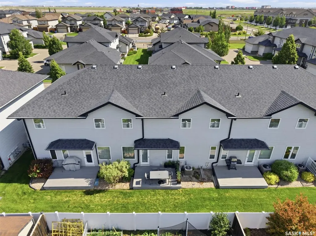 547 East Hampton Boulevard Saskatoon SK S7R 0H8