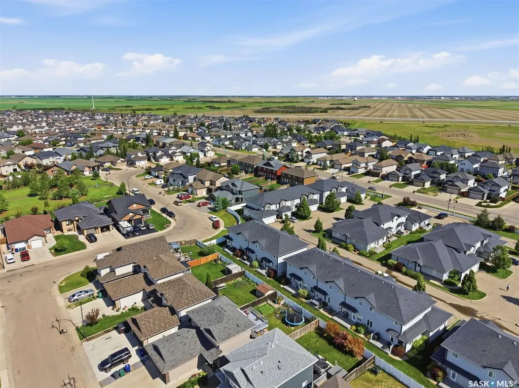 547 East Hampton Boulevard Saskatoon SK S7R 0H8